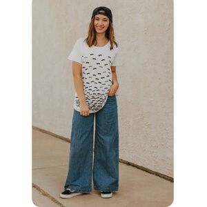 VANS White Skate Board Graphic T-Shirt Size Jrs XL